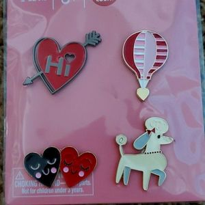 Heart pin🎁💝🏷